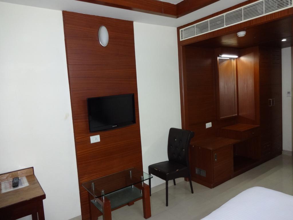 La Hospin Hotel Rājahmundry Rum bild
